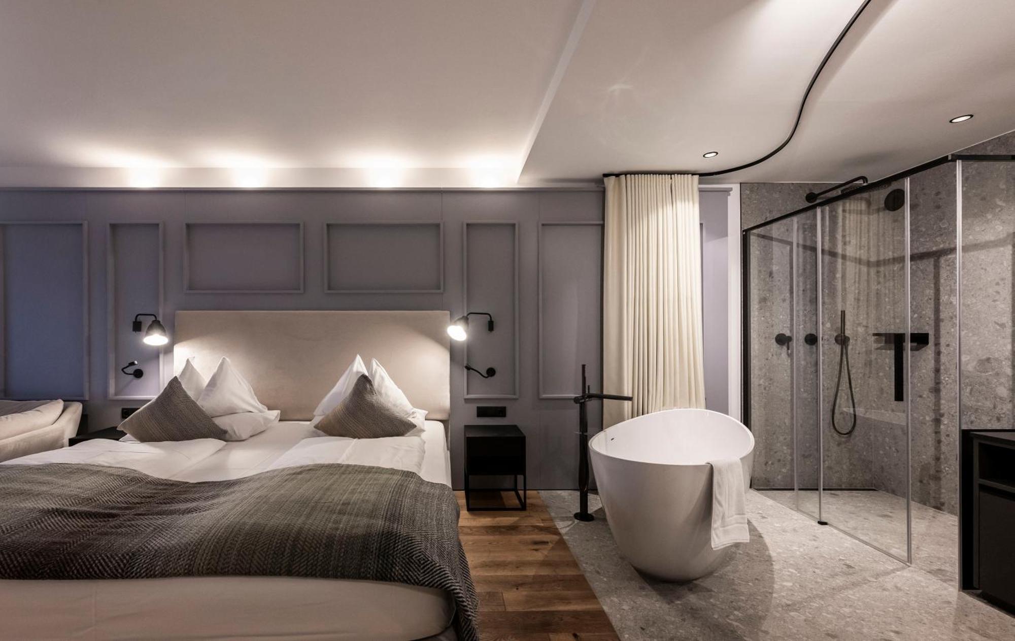 Hotel Garberhof Malles Venosta Eksteriør bilde